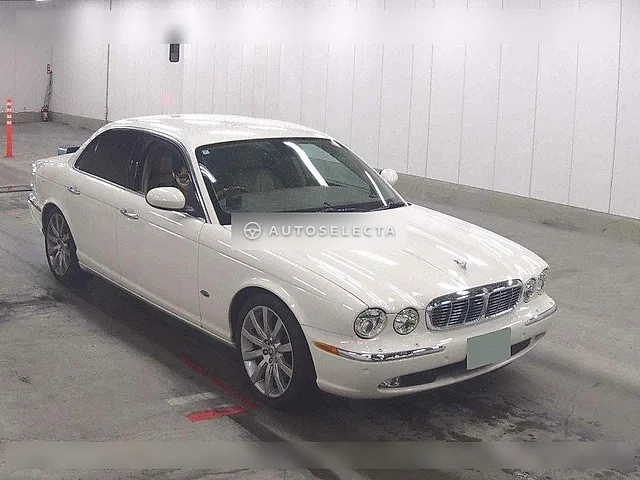 Jaguar XJ 2007, auction grade 4