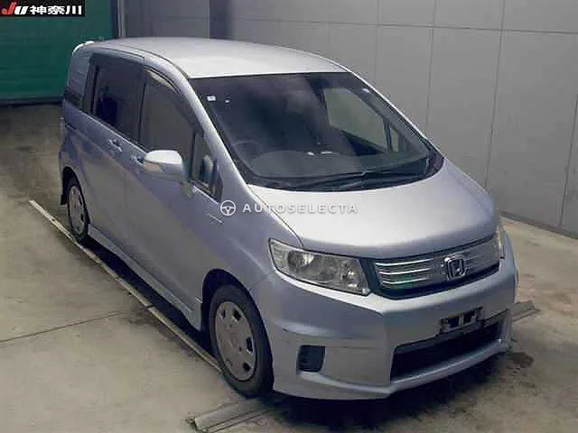 Honda Freed Spike 2012, auction grade 3.5