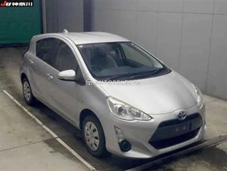 Toyota Aqua 2015, photo 1 of 1