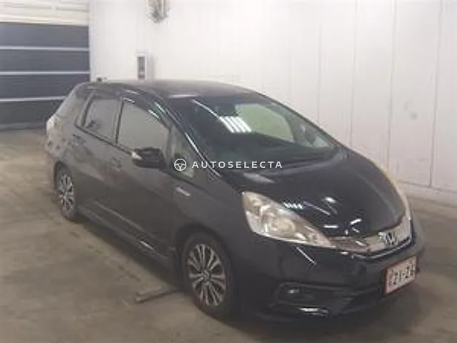 Honda Fit Shuttle 2014, auction grade 3