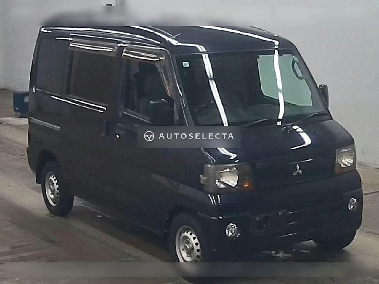 Mitsubishi Minicab Van 2011, photo 1 of 1