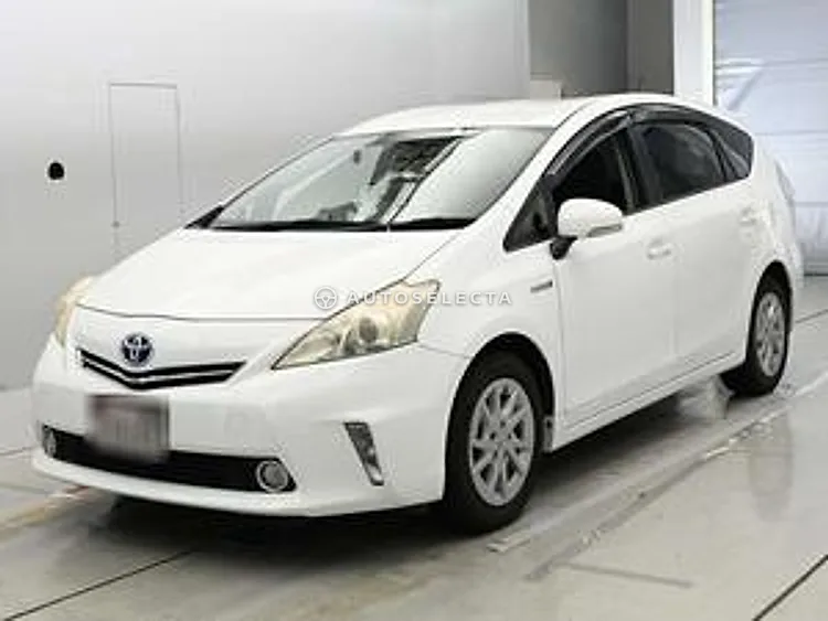 Toyota Prius Alpha 2011, photo 1 of 1