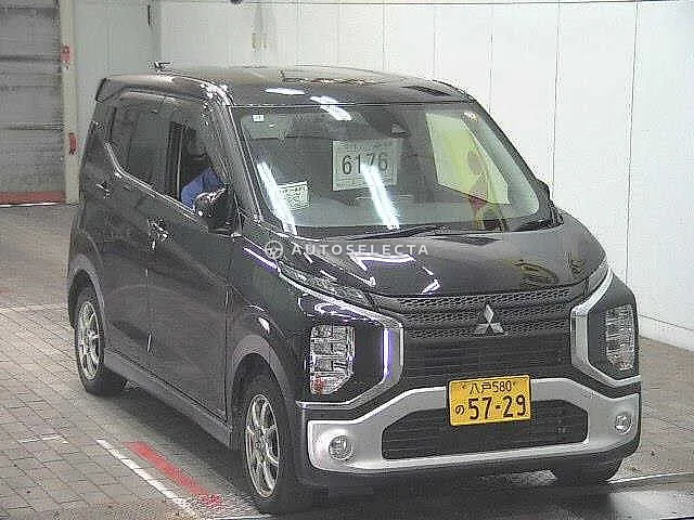 Mitsubishi eK X 2020, auction grade 3.5
