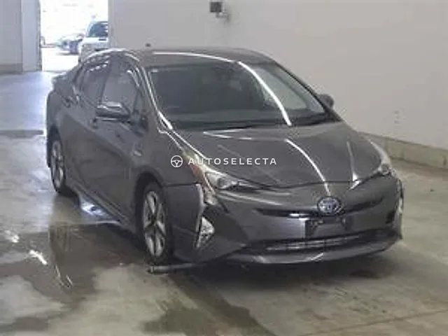 Toyota Prius 2016, auction grade 3