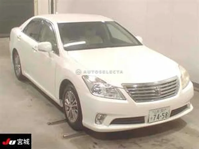 Toyota Crown 2012, auction grade R