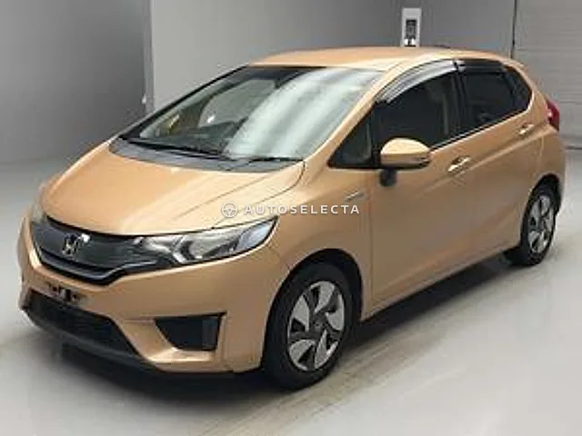 Honda Fit Hybrid 2014, auction grade RA