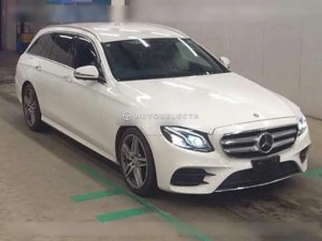 Mercedes-Benz E-Class Station Wagon 2017, auction grade 4.5