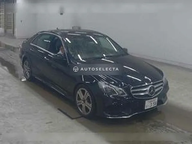 Mercedes-Benz E-Class 2015, auction grade 3.5