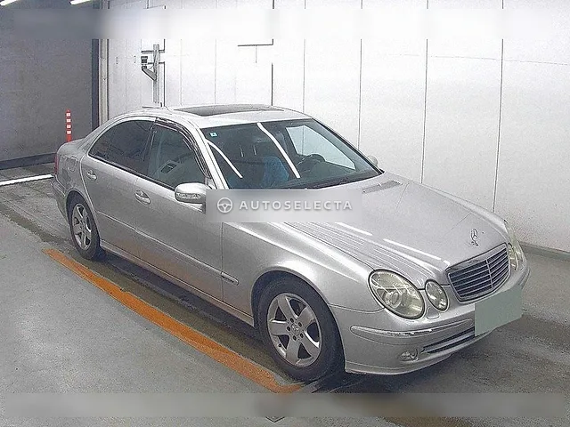 Mercedes-Benz E-Class 2004, auction grade 4