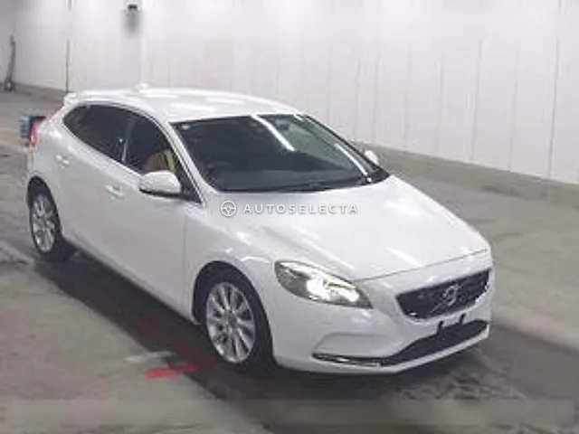 Volvo V40 2016, auction grade 3.5