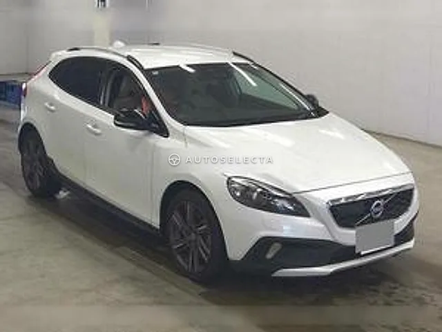 Volvo V40 2015, auction grade 4