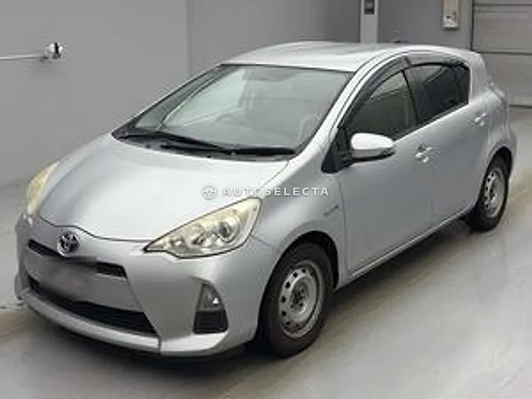 Toyota Aqua 2013, photo 1 of 1
