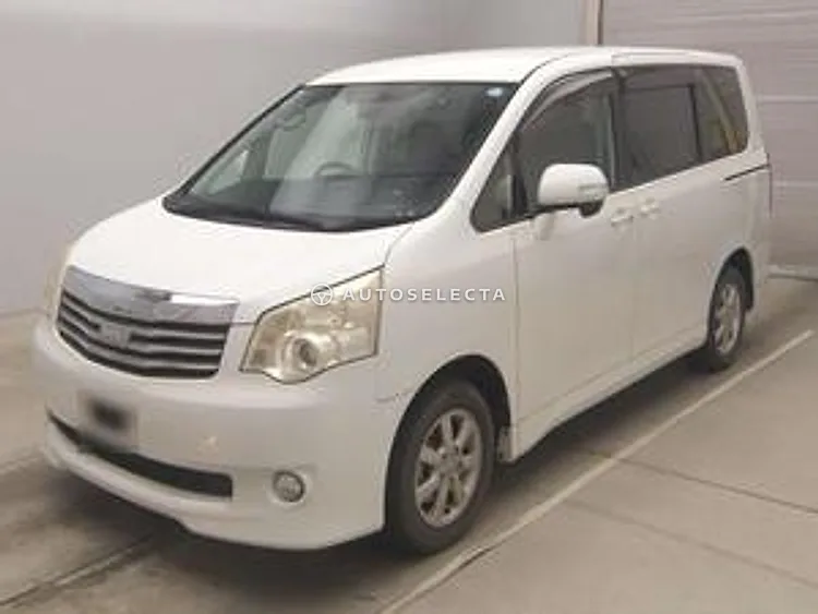 Toyota Noah 2013, photo 1 of 1