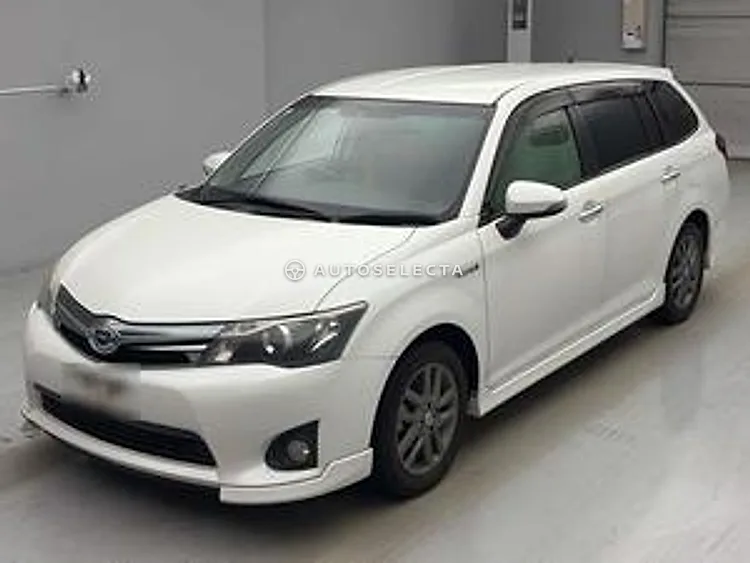 Toyota Corolla Fielder 2013, photo 1 of 1