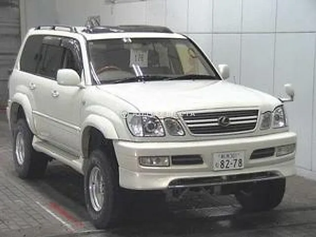 Toyota Land Cruiser 100 2001, auction grade 3