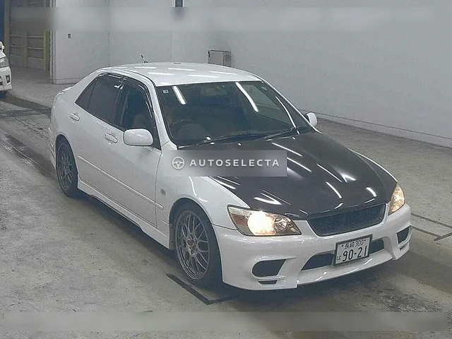 Toyota Altezza 2000, auction grade 4