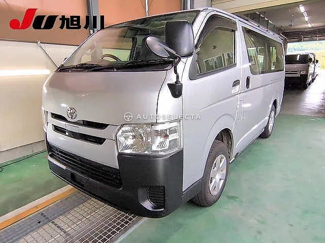Toyota Hiace Wagon 2019, auction grade 3.5