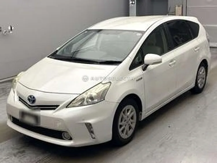 Toyota Prius Alpha 2012, photo 1 of 1