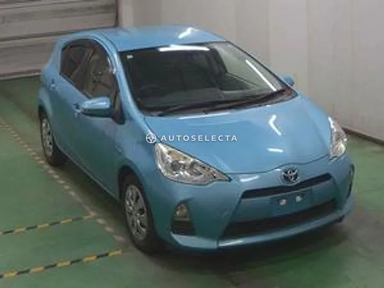Toyota Aqua 2012, photo 1 of 1