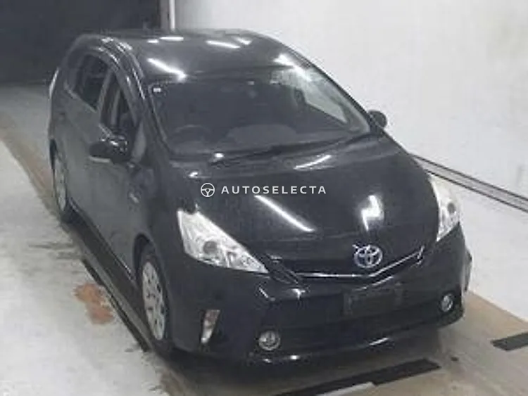 Toyota Prius Alpha 2012, photo 1 of 1