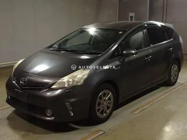 Toyota Prius Alpha 2013, auction grade R