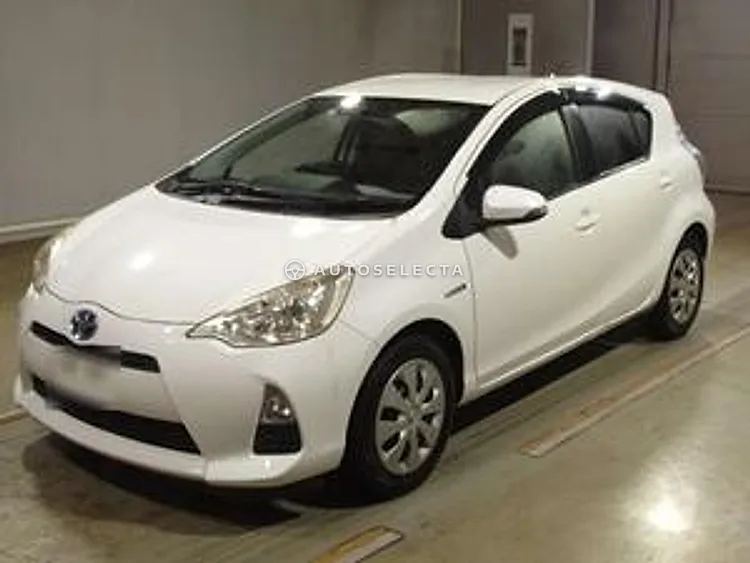 Toyota Aqua 2013, photo 1 of 1