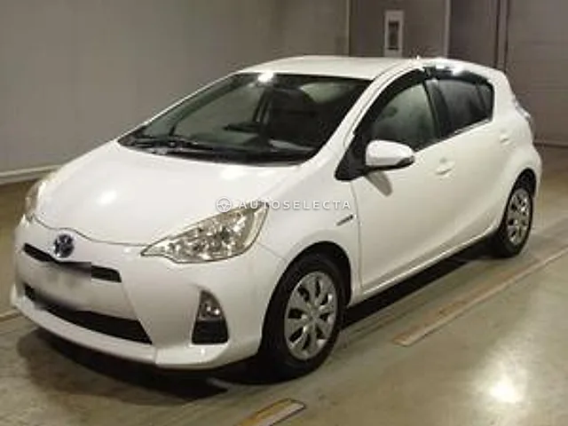 Toyota Aqua 2013, auction grade RA