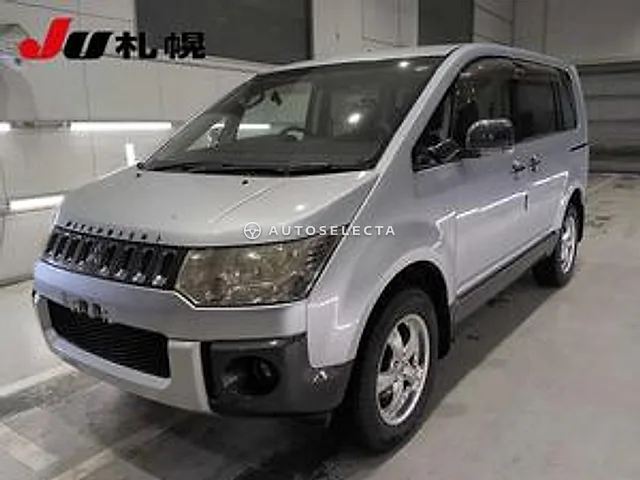 Mitsubishi Delica D:5 2009, auction grade 3