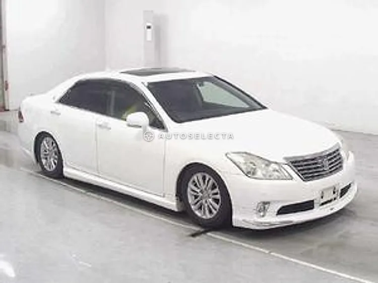 Toyota Crown 2010, photo 1 of 1