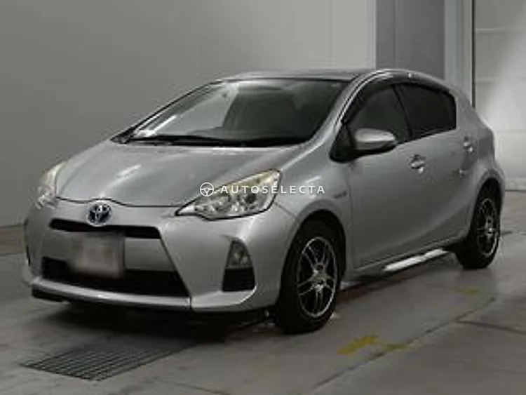 Toyota Aqua 2013, photo 1 of 1