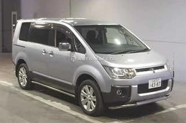 Mitsubishi Delica D:5 2011, auction grade 3.5