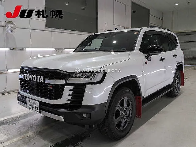 Toyota Land Cruiser GR Sport 2023, auction grade 4.5