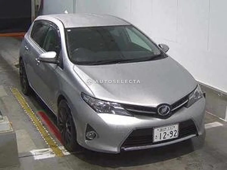 Toyota Auris 2013, photo 1 of 1