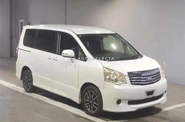 Toyota Noah 2013, auction grade R