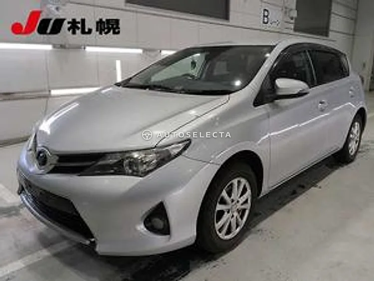 Toyota Auris 2013, photo 1 of 1