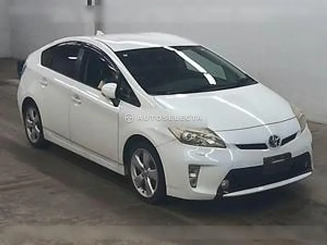 Toyota Prius 2013, auction grade R