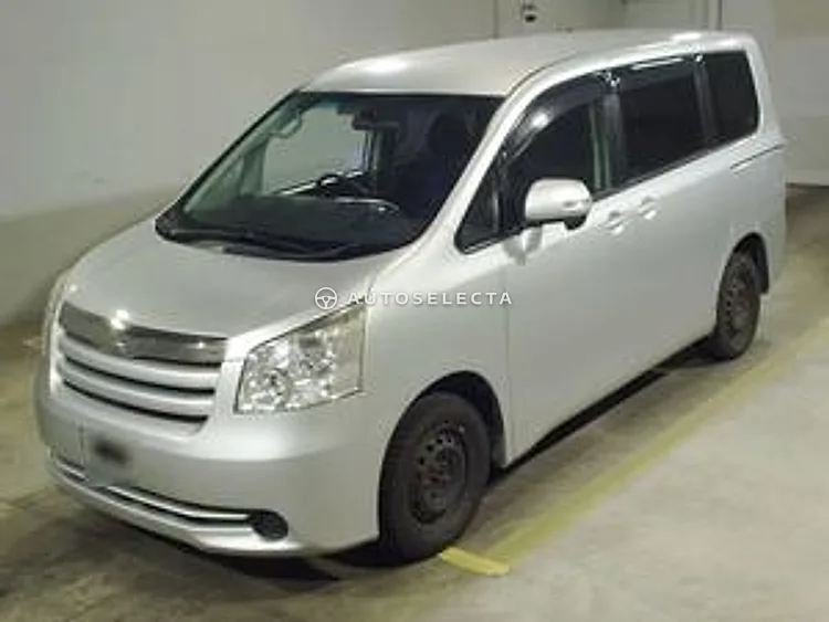 Toyota Noah 2010, photo 1 of 1