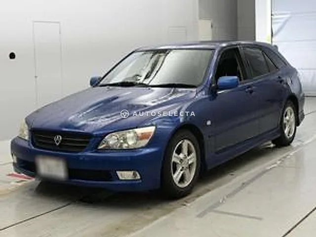 Toyota Altezza Gita 2002, auction grade 3