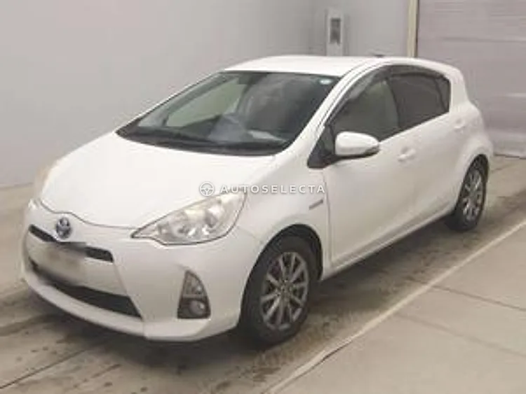 Toyota Aqua 2013, photo 1 of 1