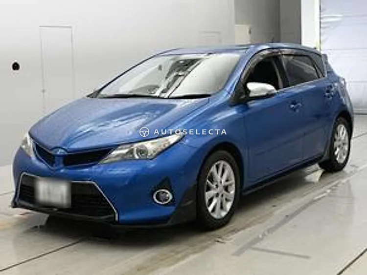 Toyota Auris 2013, photo 1 of 1