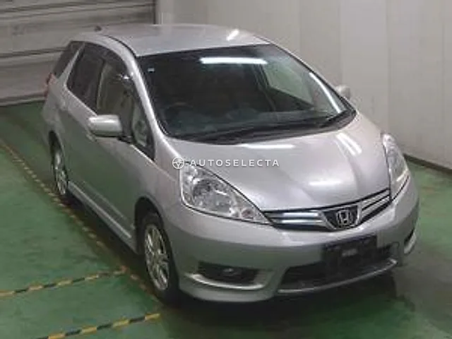 Honda Fit Shuttle 2011, auction grade 3.5