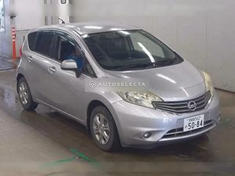 Nissan Note 2012, photo 1 of 6