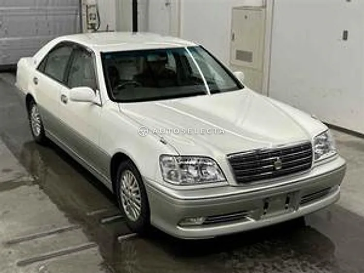 Toyota Crown 2003, photo 1 of 10