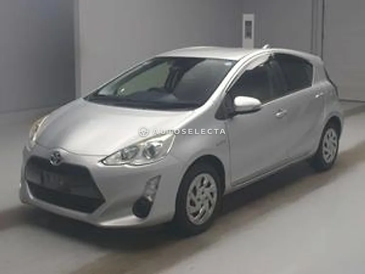 Toyota Aqua 2016, photo 1 of 1