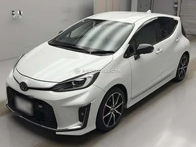 Toyota Aqua GR Sport 2023, auction grade 4.5