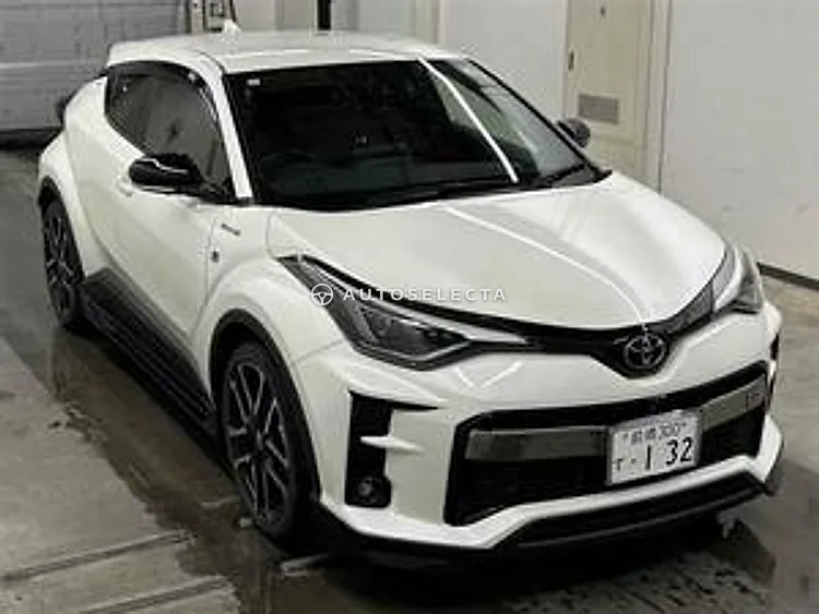 Toyota C-HR 2019, photo 1 of 1