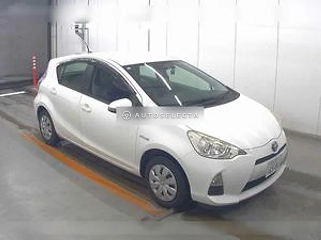 Toyota Aqua 2015, auction grade R