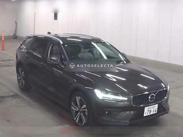 Volvo V60 2023, auction grade 4