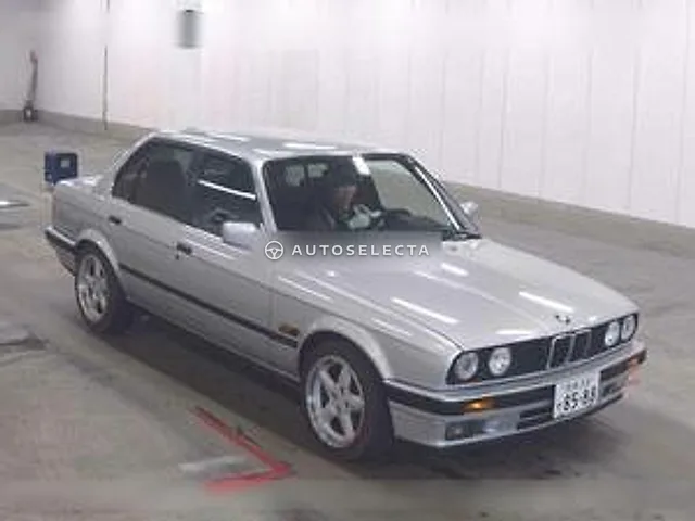 BMW 3 Series 1990, auction grade 3.5