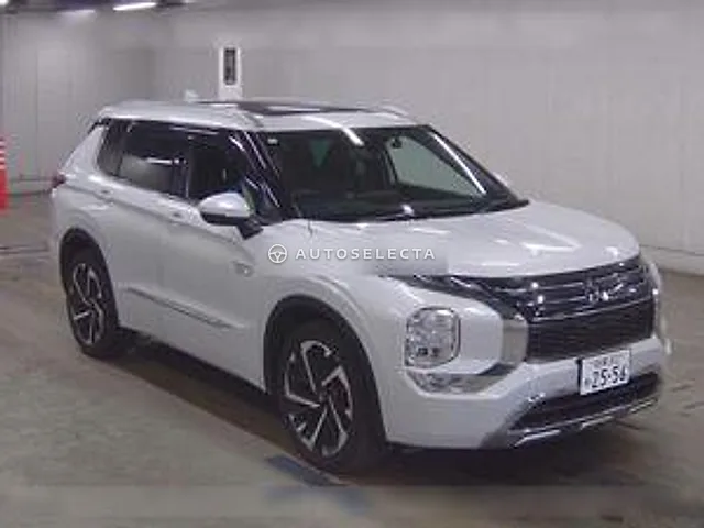 Mitsubishi Outlander PHEV 2022, auction grade 4.5